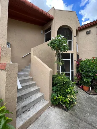 $2,400 | 8657 Southwest 5th Street, Unit 205, Pembroke Pines, FL 33025