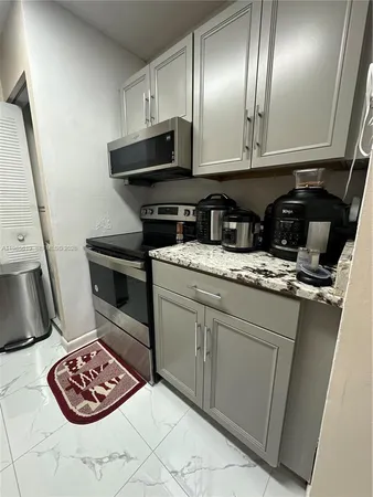 $2,400 | 8657 Southwest 5th Street, Unit 205, Pembroke Pines, FL 33025