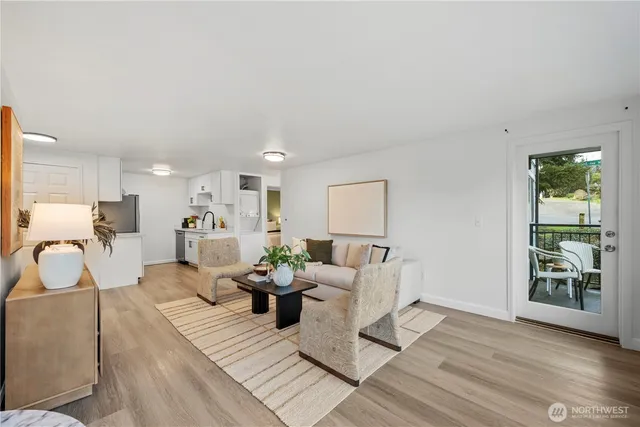 $349,000 | 707 North 130th Street, Unit B204, Seattle, WA 98133