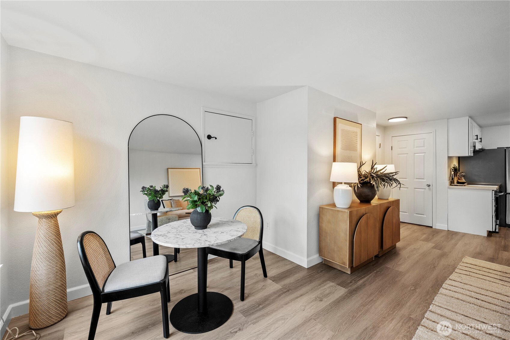 707 North 130th Street, Unit B204 Seattle, WA 98133 - Photo 6 of 21 a living room with furniture