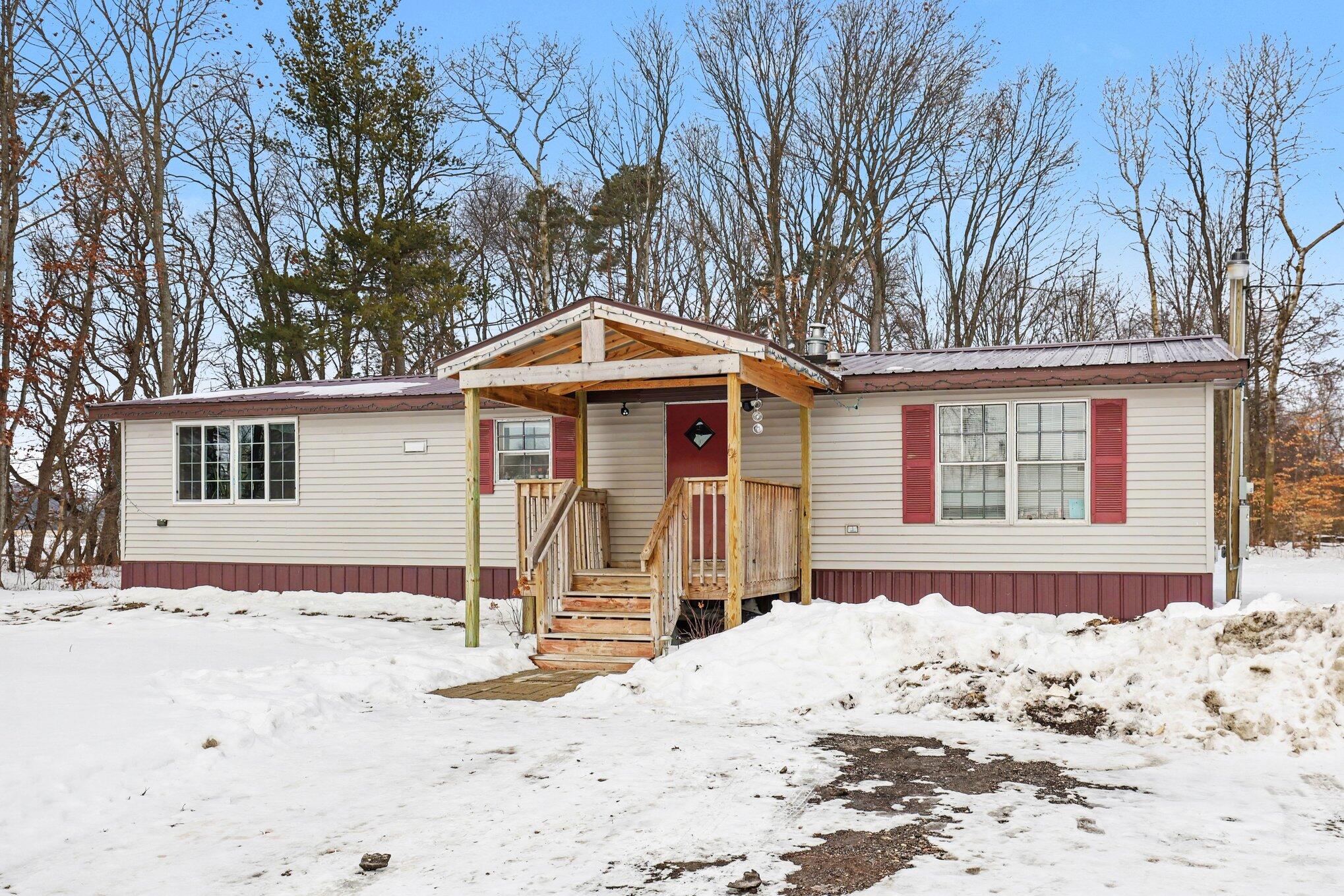 11817 21 Mile Road Northeast Sand Lake, MI 49343 - Photo 25 of 29 003_file_6282