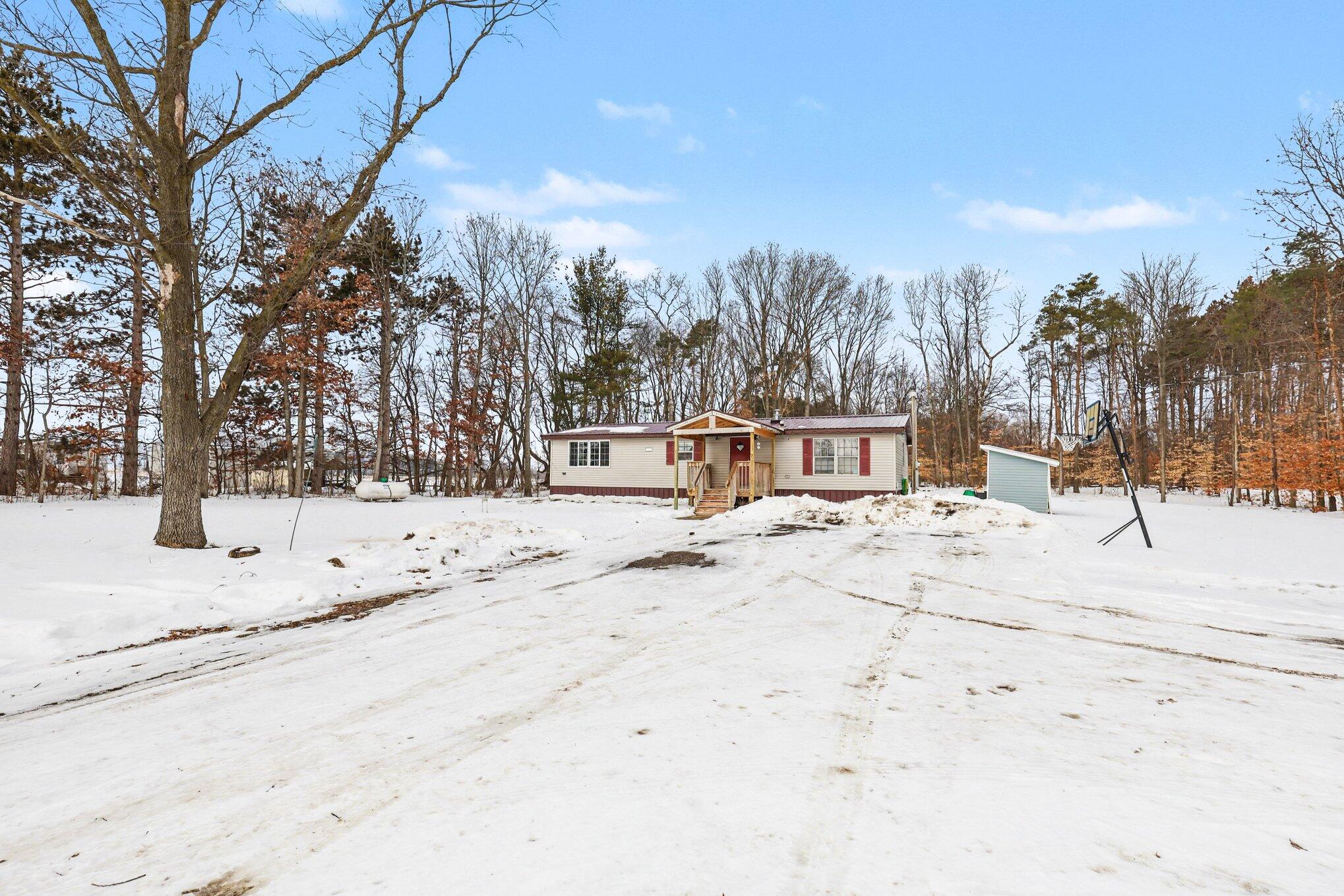 11817 21 Mile Road Northeast Sand Lake, MI 49343 - Photo 26 of 29 004_file_4785