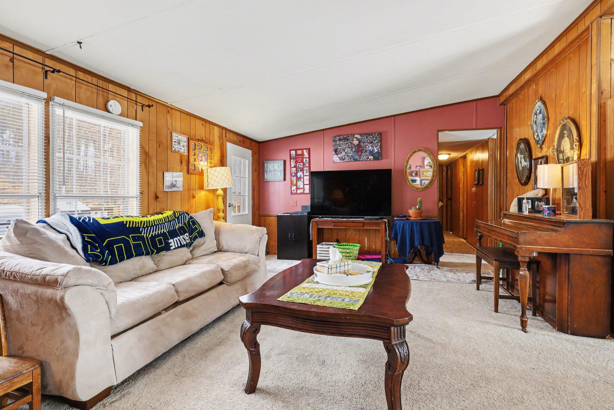 11817 21 Mile Road Northeast Sand Lake, MI 49343 - Photo 5 of 29 007_file_9097