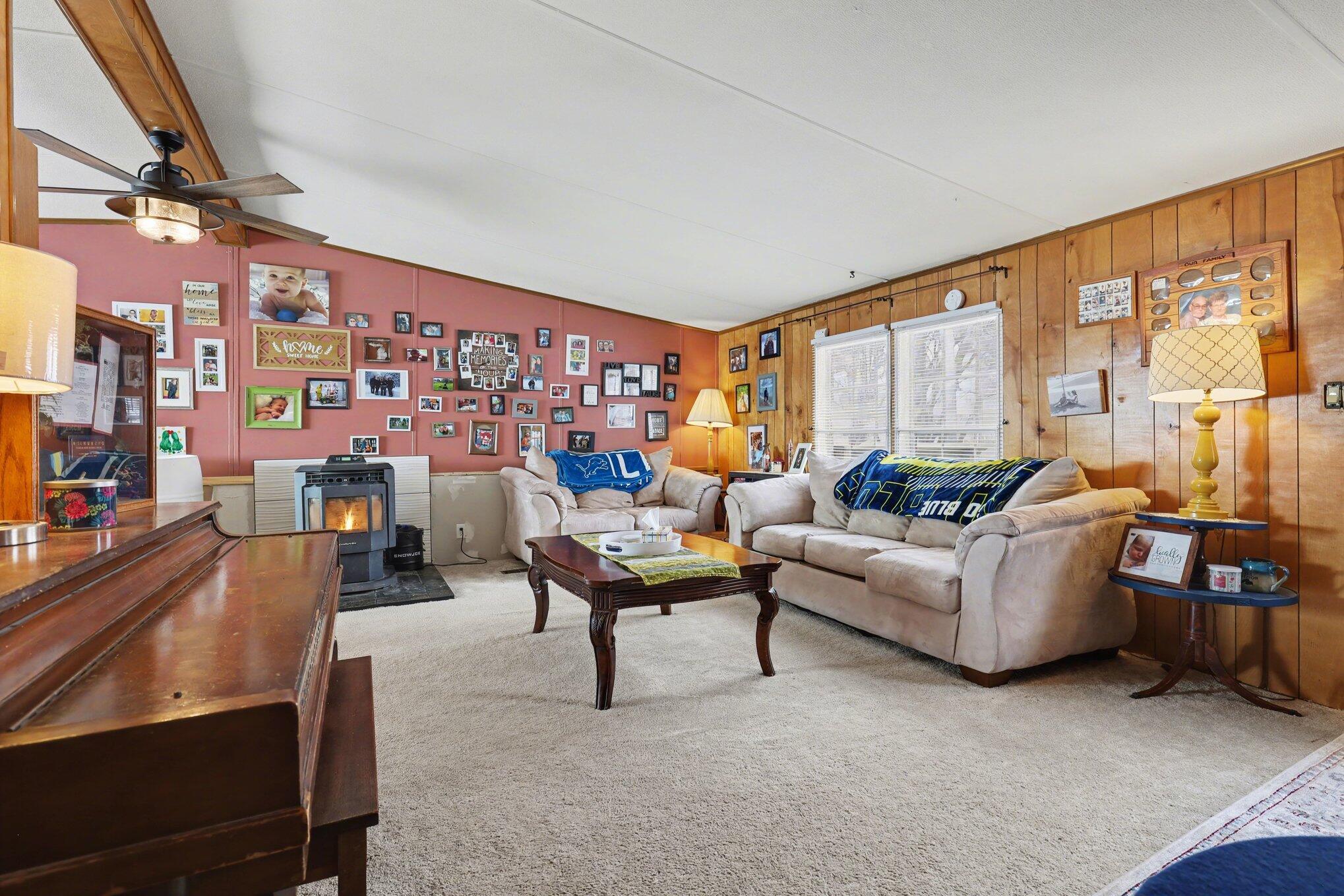 11817 21 Mile Road Northeast Sand Lake, MI 49343 - Photo 6 of 29 008_file_5066