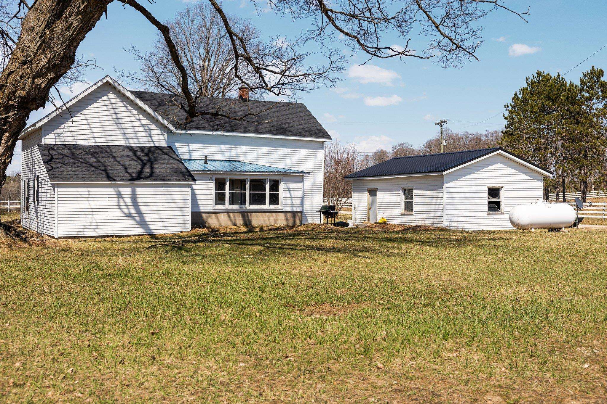 6129 Woodman Road South Boardman, MI 49680 - Photo 3 of 35 1935523-0C46D8E3-E7CF-4B88-A6CE-B0CAC96E4D70.JPG