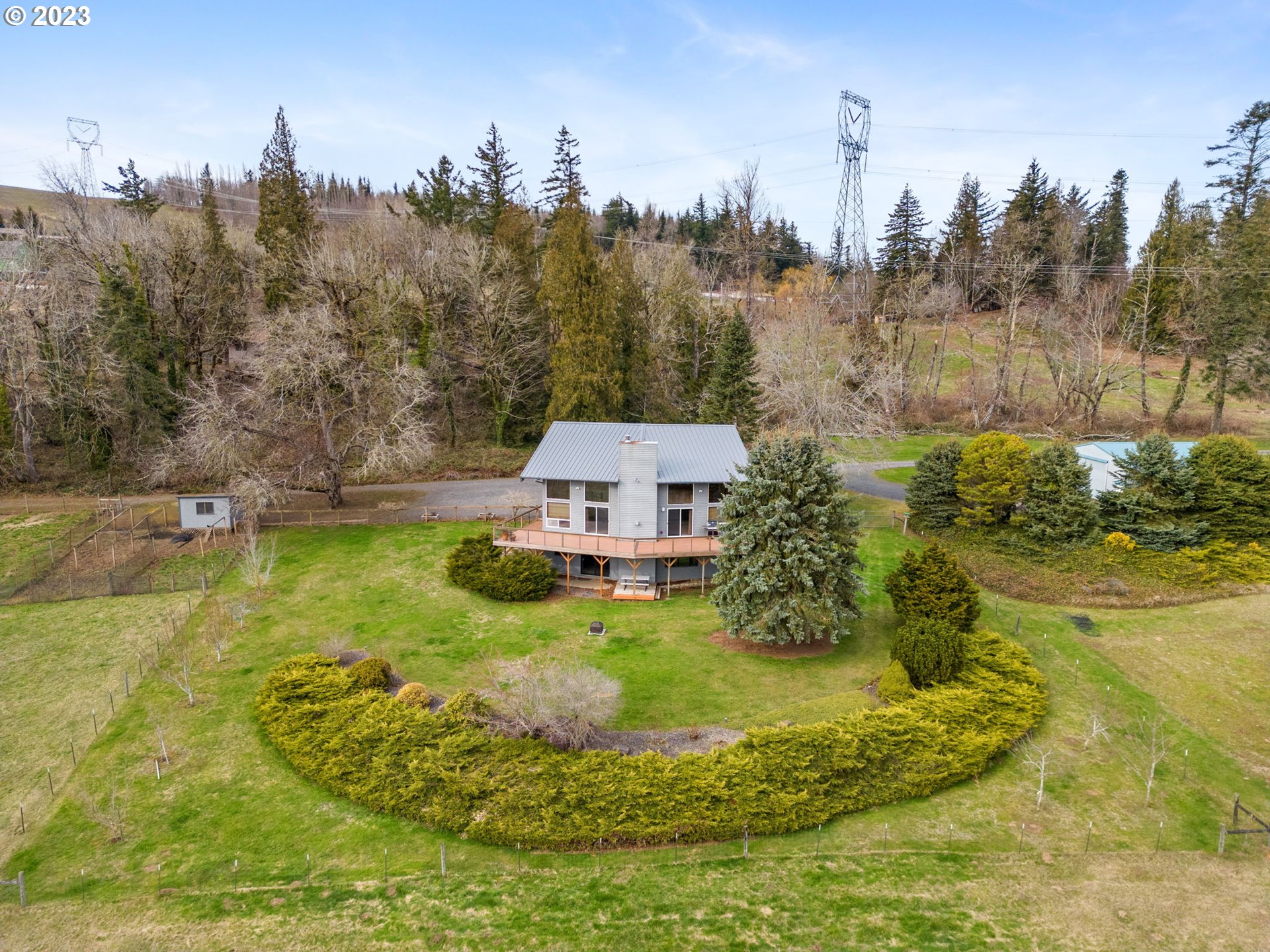 401 Northeast Lucas Road Troutdale, OR 97060 - Photo 6 of 46 Gallery Image 6