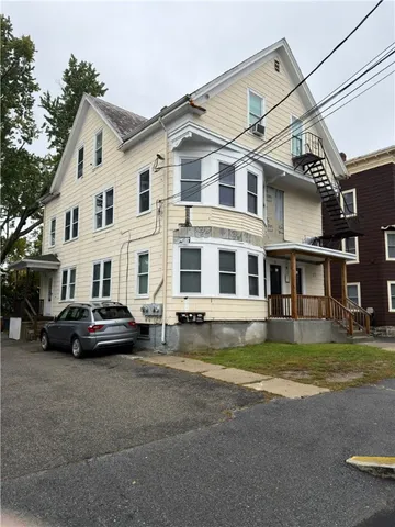 $1,850 | 38 Rebekah Street, Woonsocket, RI 02895