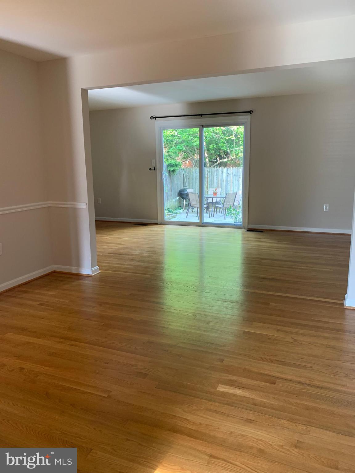 7069 Leestone Street Springfield, VA 22151 - Photo 11 of 40 Dining room/Living room