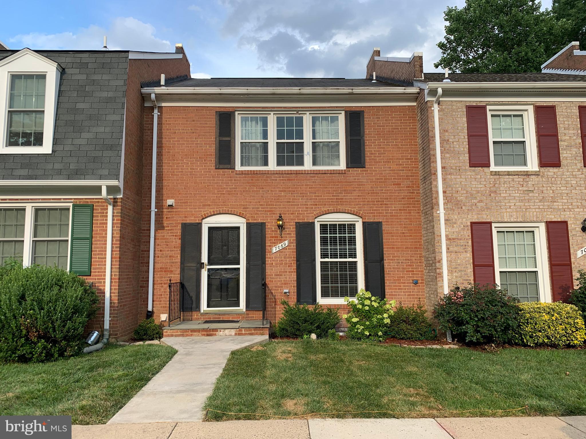 7069 Leestone Street Springfield, VA 22151 - Photo 3 of 40 Front