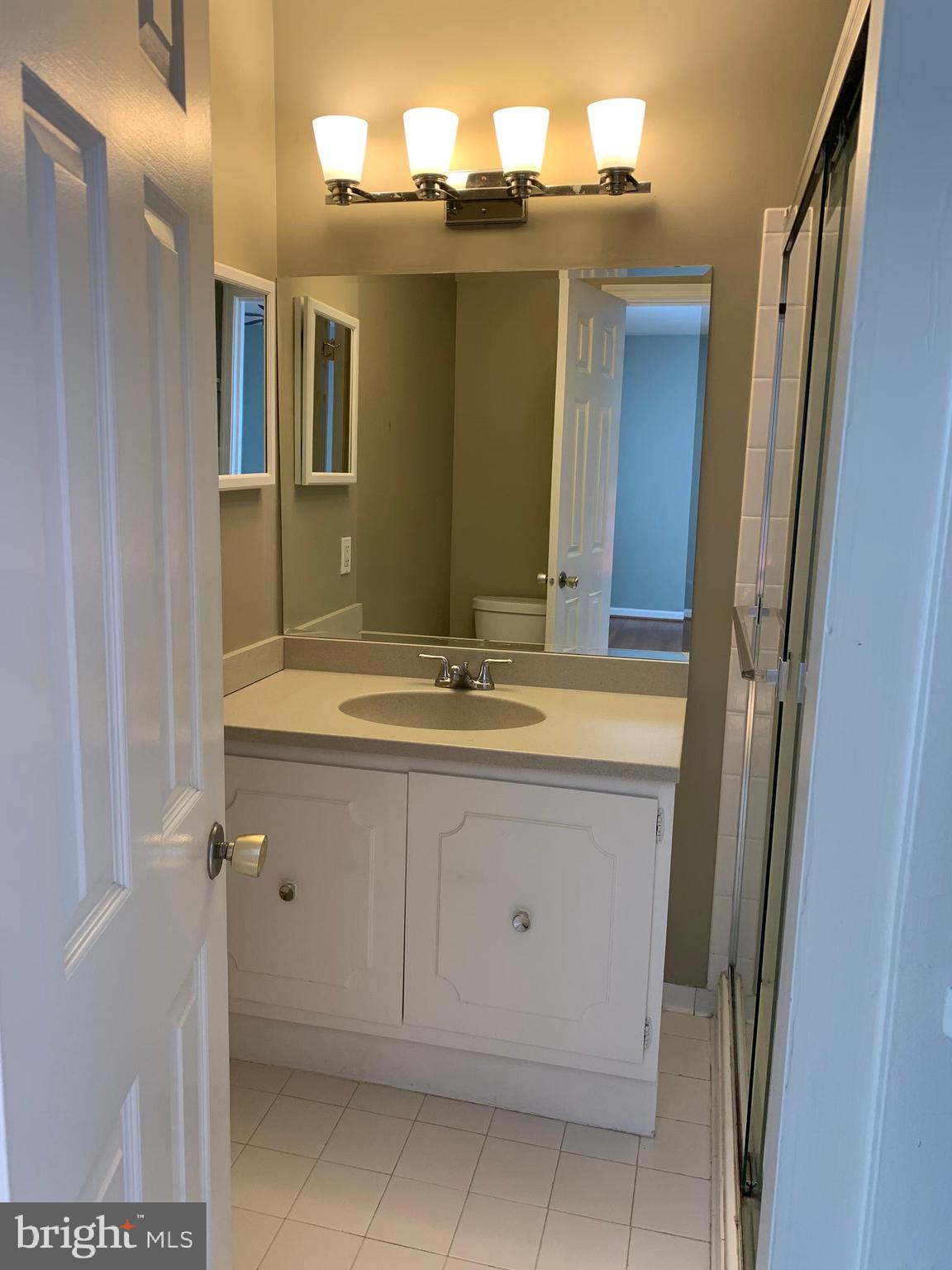 7069 Leestone Street Springfield, VA 22151 - Photo 22 of 40 Master bedroom bathroom
