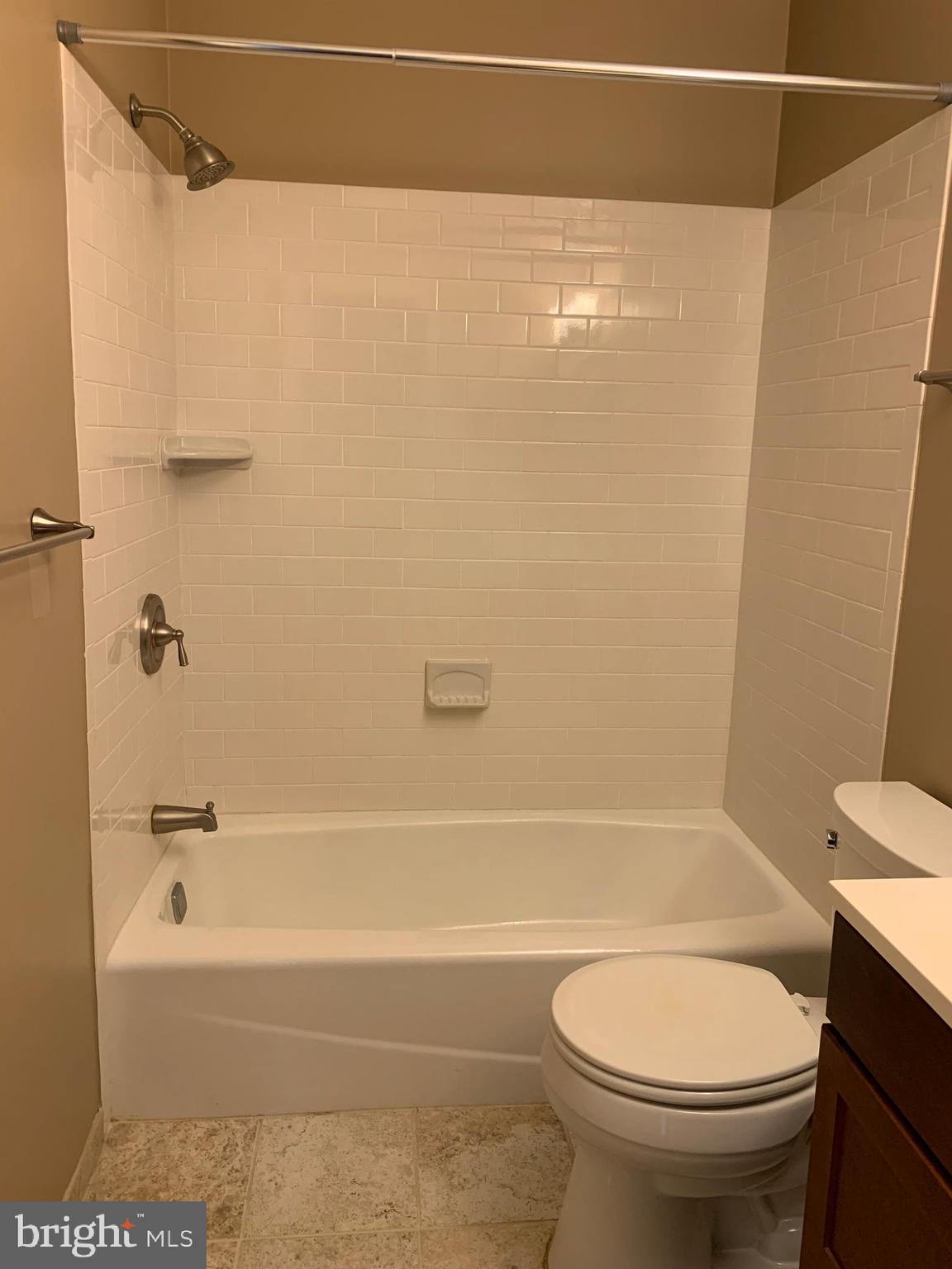 7069 Leestone Street Springfield, VA 22151 - Photo 27 of 40 Upper level full bathroom