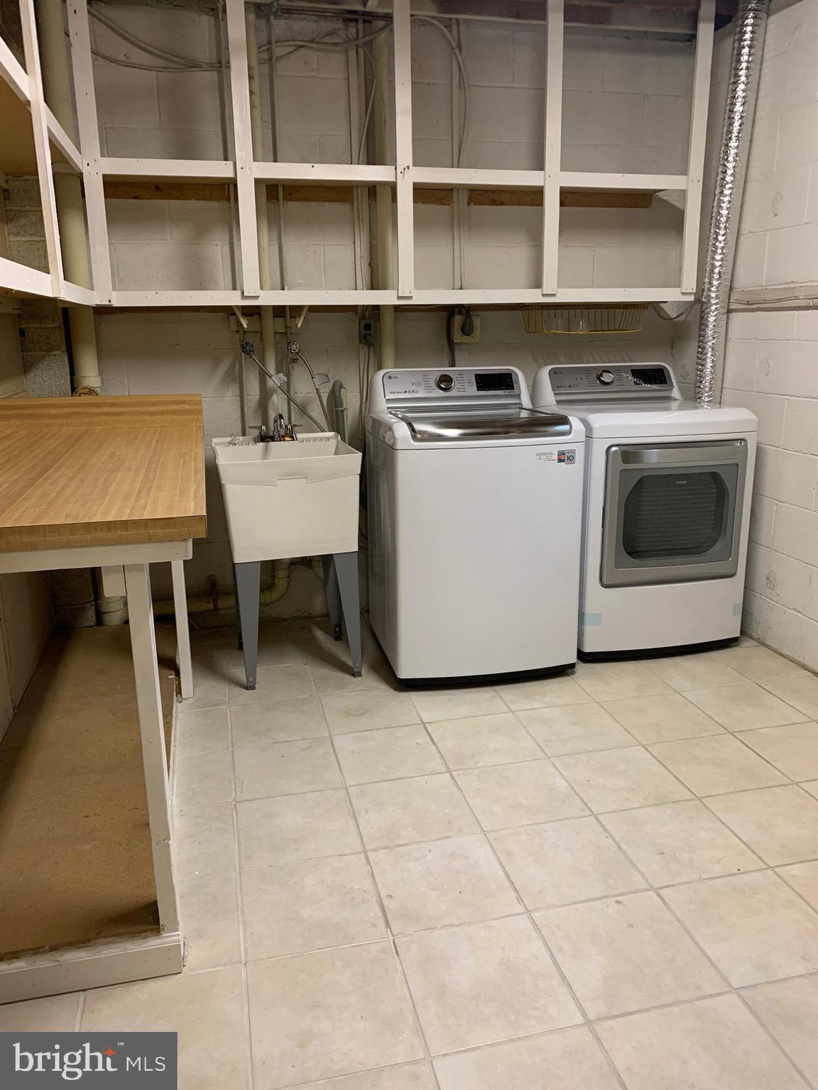 7069 Leestone Street Springfield, VA 22151 - Photo 31 of 40 Laundry room