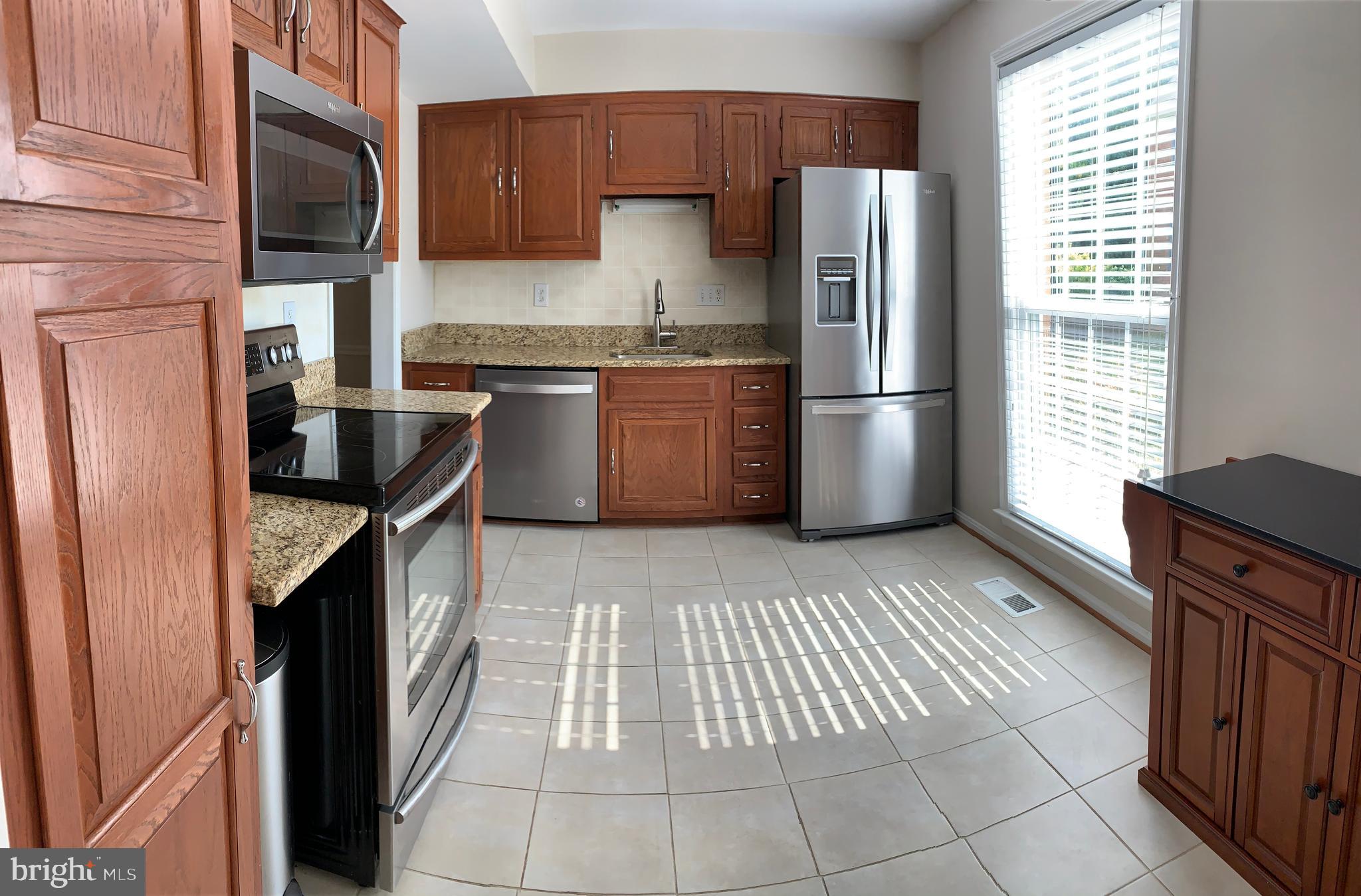 7069 Leestone Street Springfield, VA 22151 - Photo 8 of 40 Kitchen (panoramic)