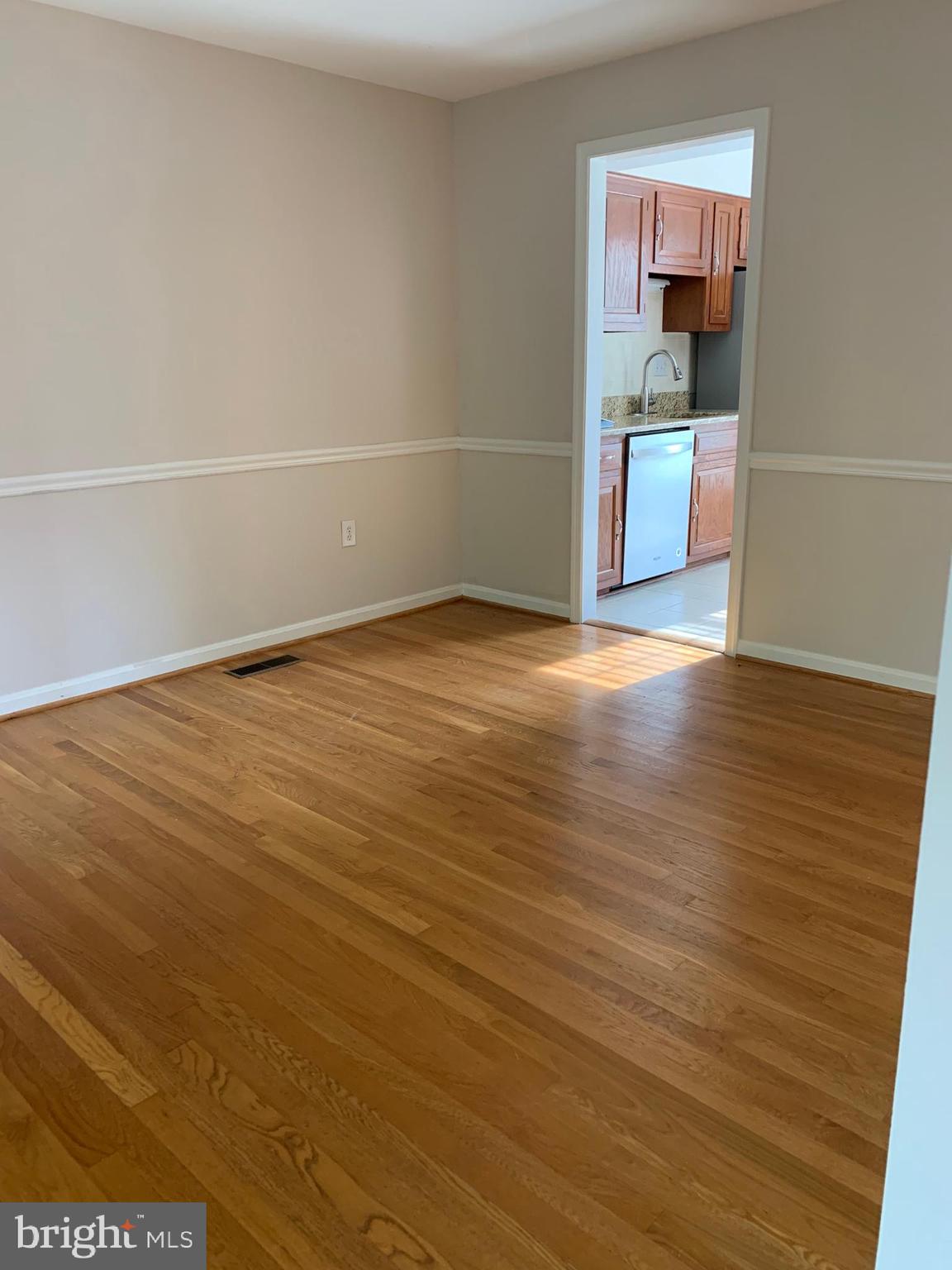 7069 Leestone Street Springfield, VA 22151 - Photo 10 of 40 Dining room