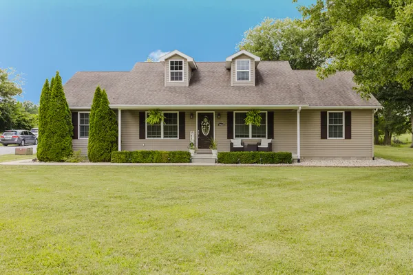$345,000 | 10625 Highway 166, Marion, IL 62959