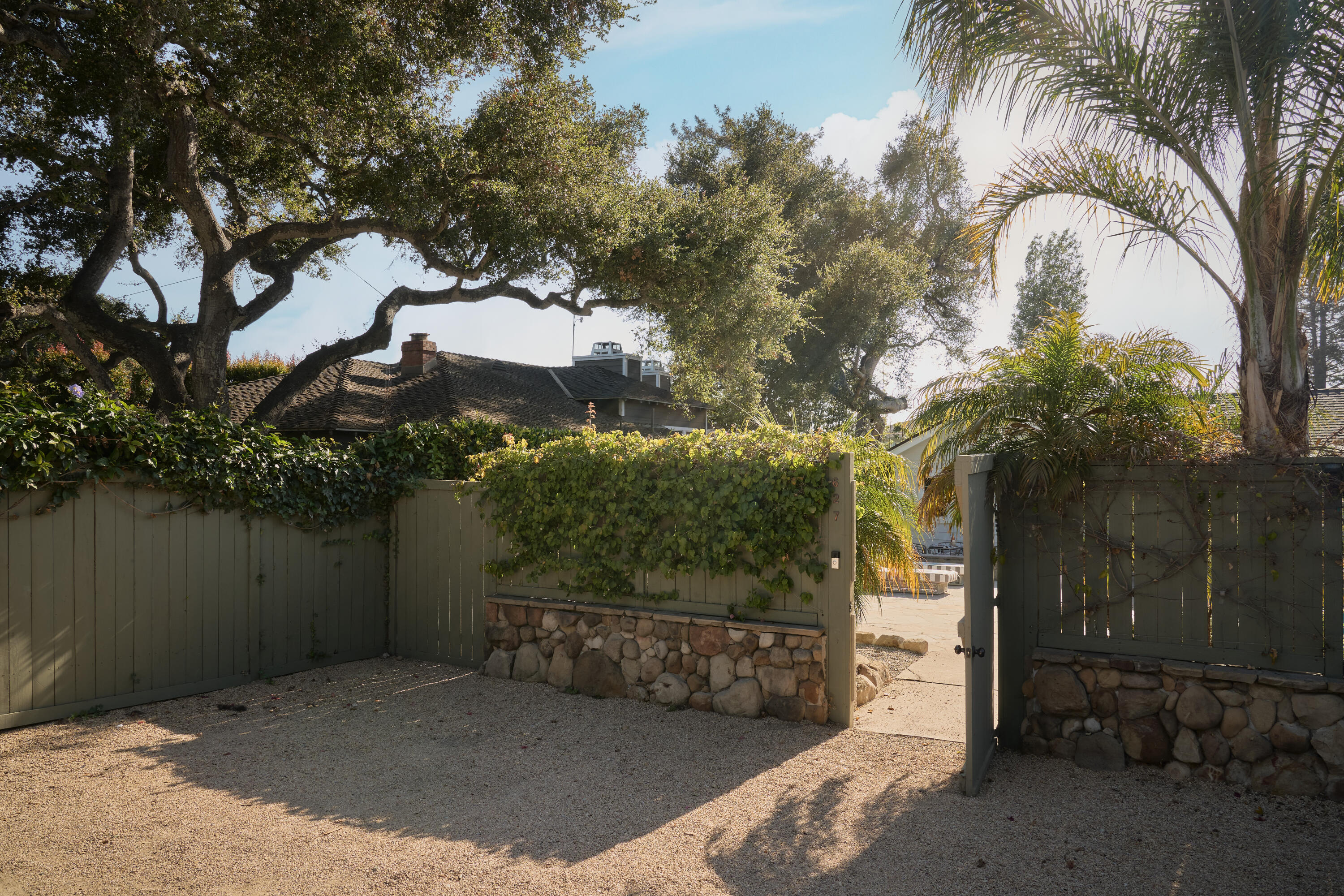 627 Romero Canyon Road Montecito, CA 93108 - Photo 39 of 44 Front gate