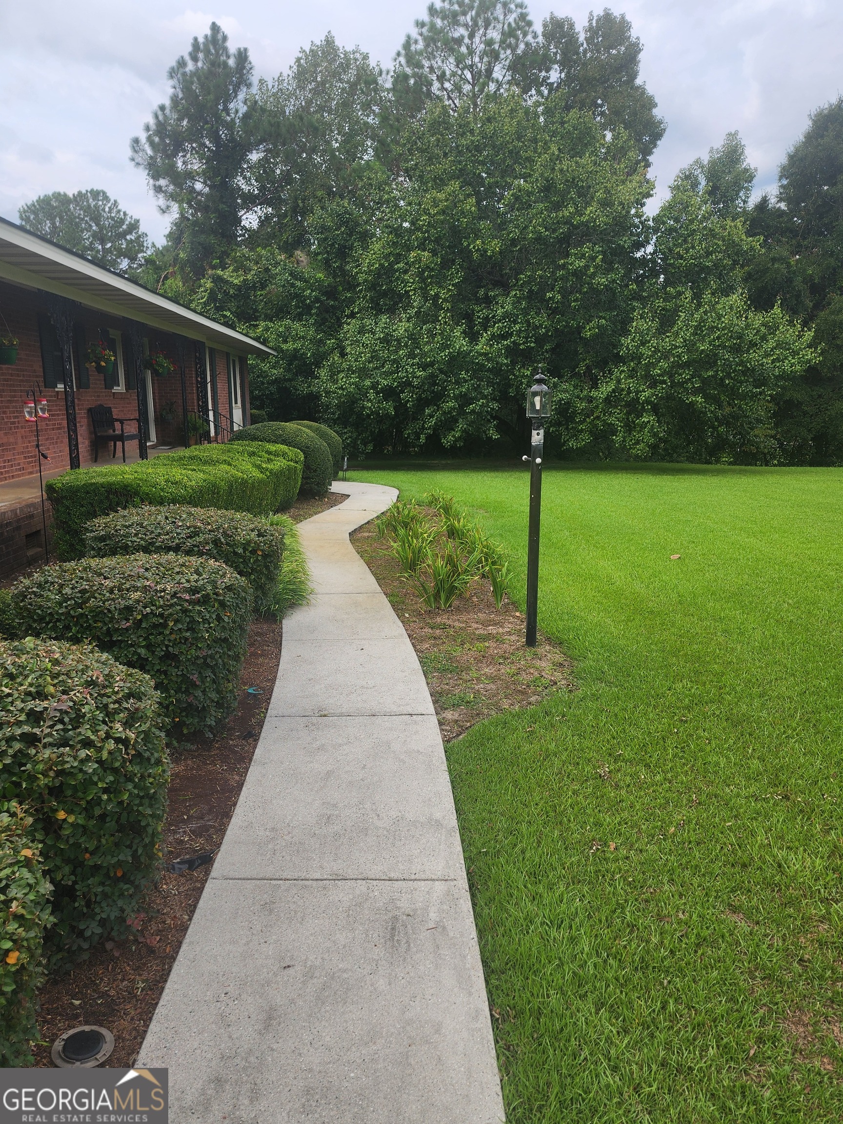 239 Brookwood Drive Dublin, GA 31021 - Photo 4 of 44