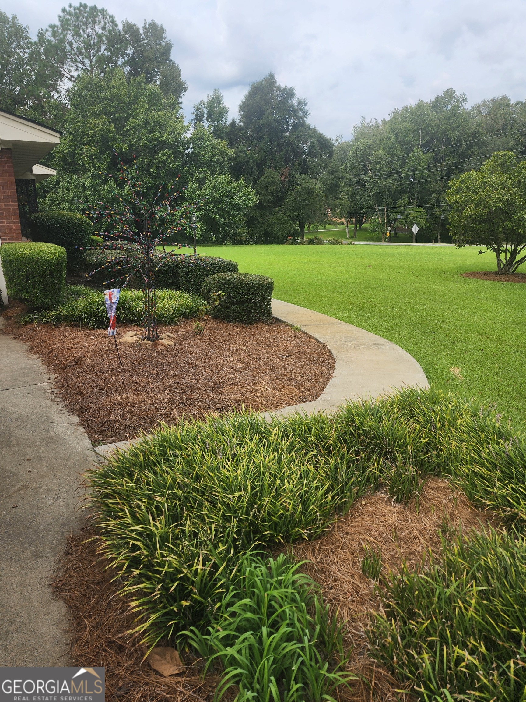 239 Brookwood Drive Dublin, GA 31021 - Photo 5 of 44