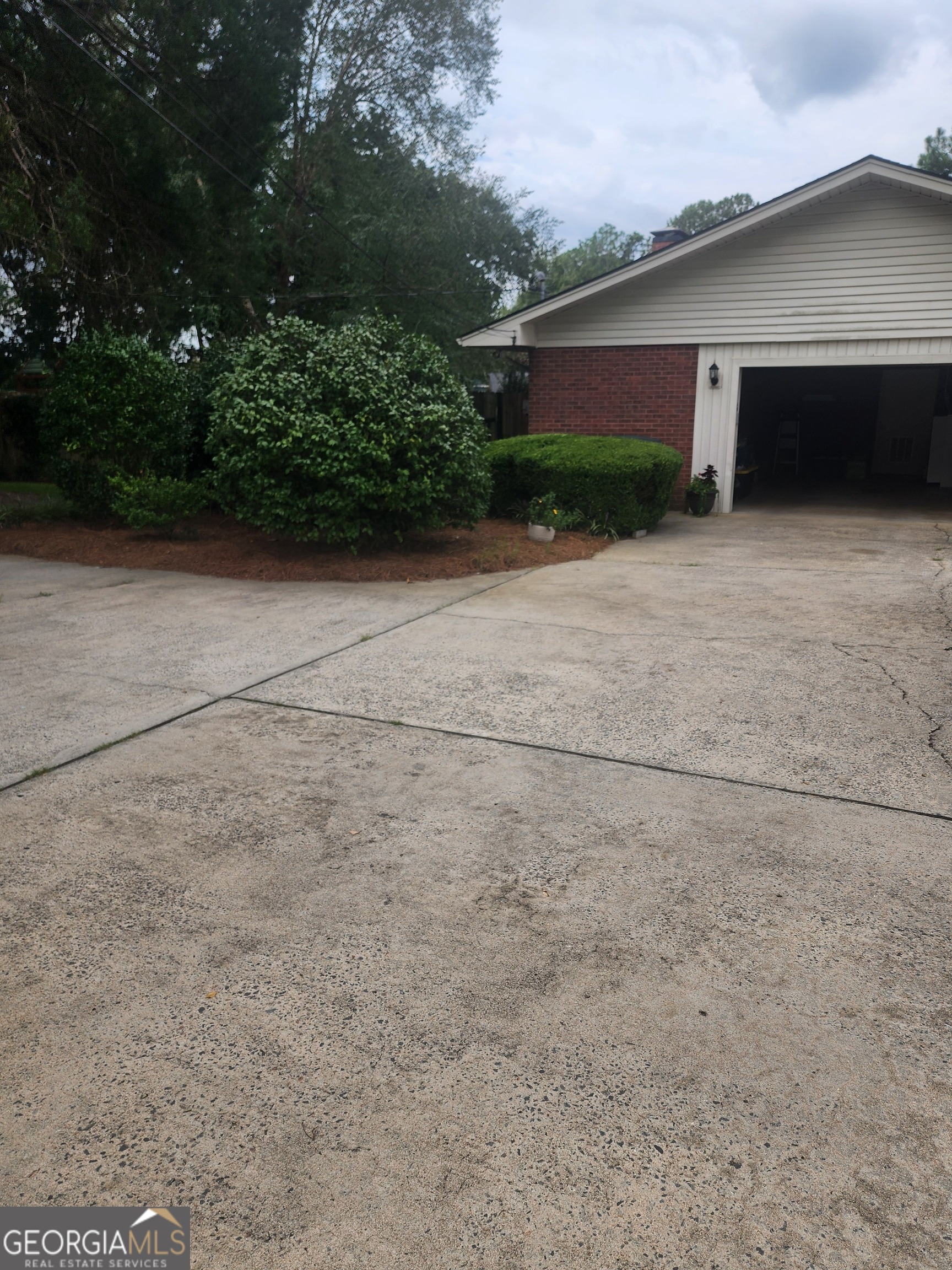 239 Brookwood Drive Dublin, GA 31021 - Photo 6 of 44