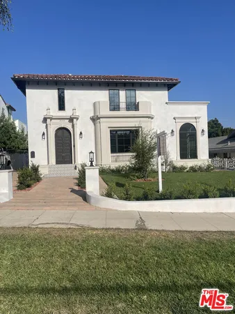 $15,000 | 2300 North Commonwealth Avenue, Los Angeles, CA 90027