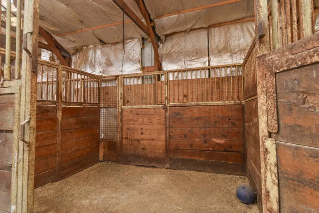 a view of a storage & utility room