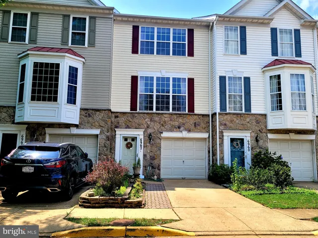 $3,275 | 6962 Banchory Court, Alexandria, VA 22315