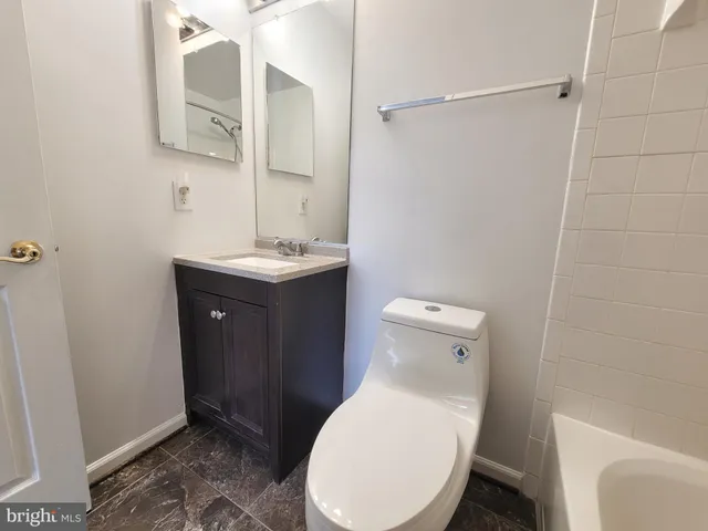 $3,275 | 6962 Banchory Court, Alexandria, VA 22315