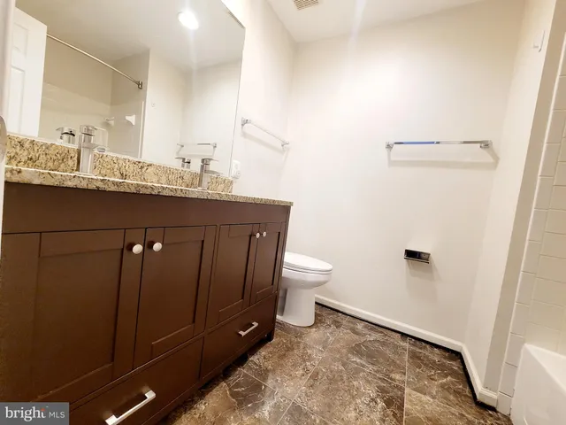 $3,275 | 6962 Banchory Court, Alexandria, VA 22315