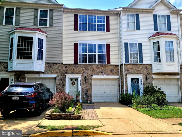 $3,275 | 6962 Banchory Court, Alexandria, VA 22315