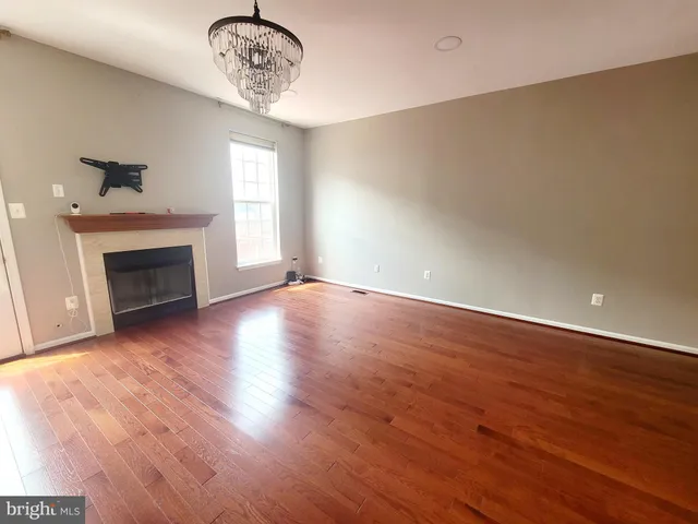 $3,275 | 6962 Banchory Court, Alexandria, VA 22315