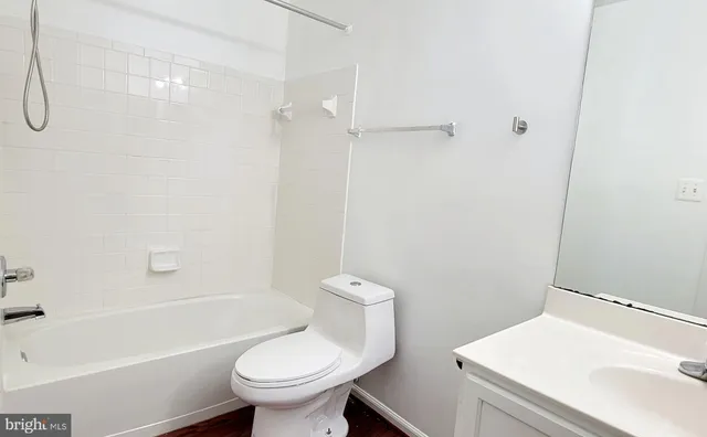 $3,200 | 6962 Banchory Court, Alexandria, VA 22315