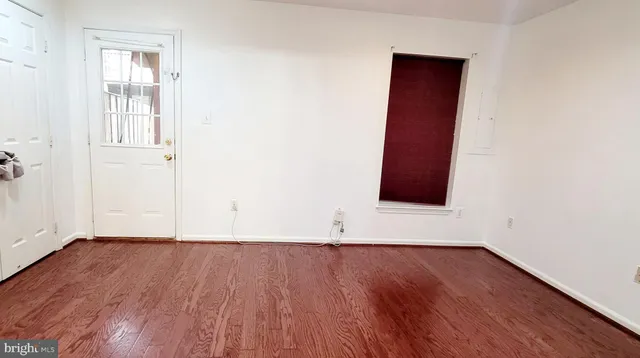 $3,200 | 6962 Banchory Court, Alexandria, VA 22315