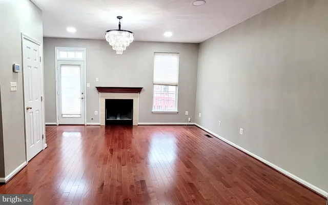 $3,200 | 6962 Banchory Court, Alexandria, VA 22315