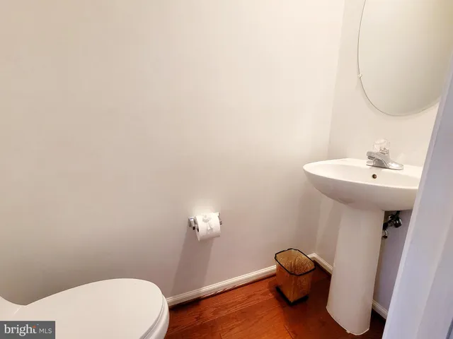 $3,275 | 6962 Banchory Court, Alexandria, VA 22315