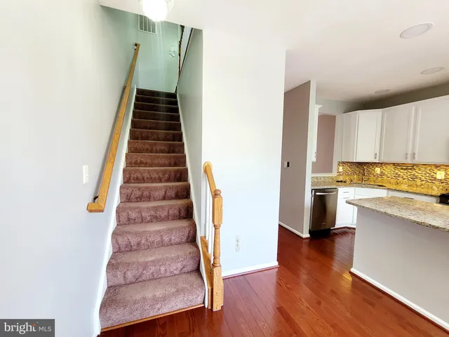 $3,275 | 6962 Banchory Court, Alexandria, VA 22315