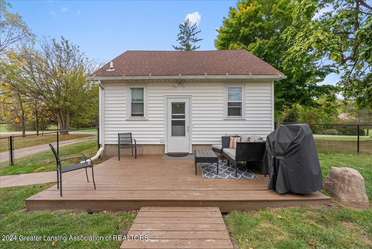 2558 Gilbert Road Lansing, MI 48911 - Photo 14 of 42 18-Media Jett - 18