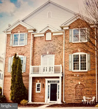 $720,000 | 2520 Walnut Leaf Lane, Herndon, VA 20171