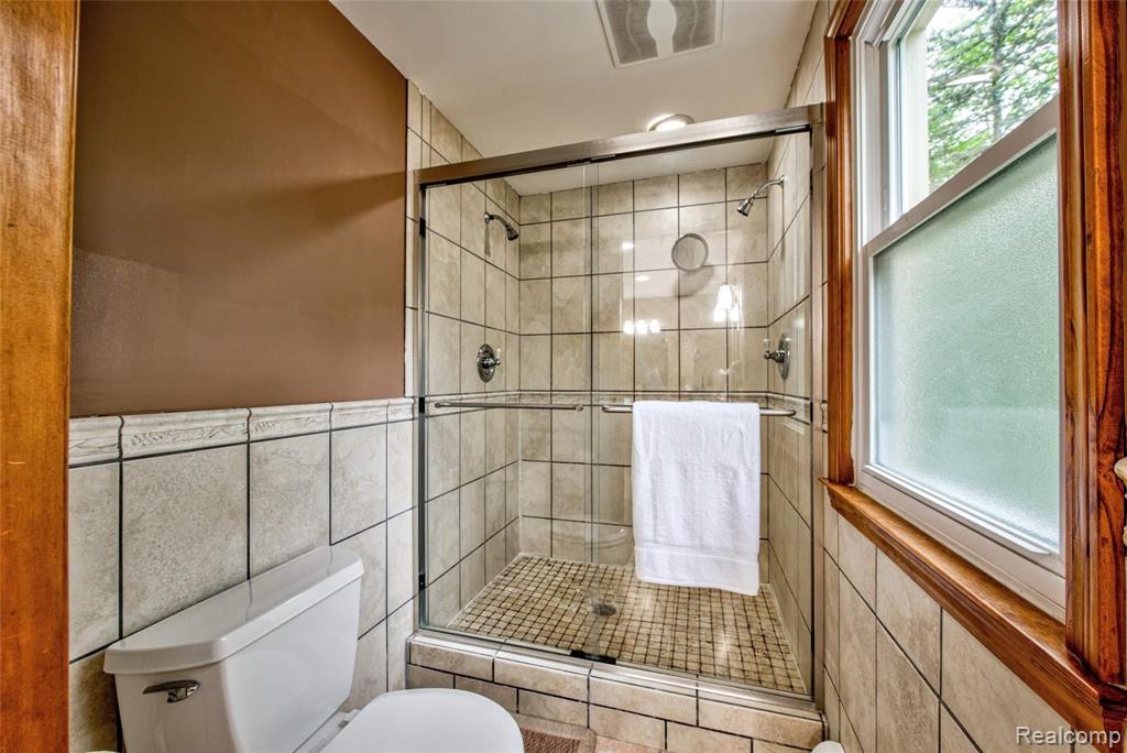 32671 West Eleven Mile Road Farmington Hills, MI 48336 - Photo 23 of 35