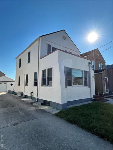 $838,000 | 126 North 2nd Street, New Hyde Park, NY 11040