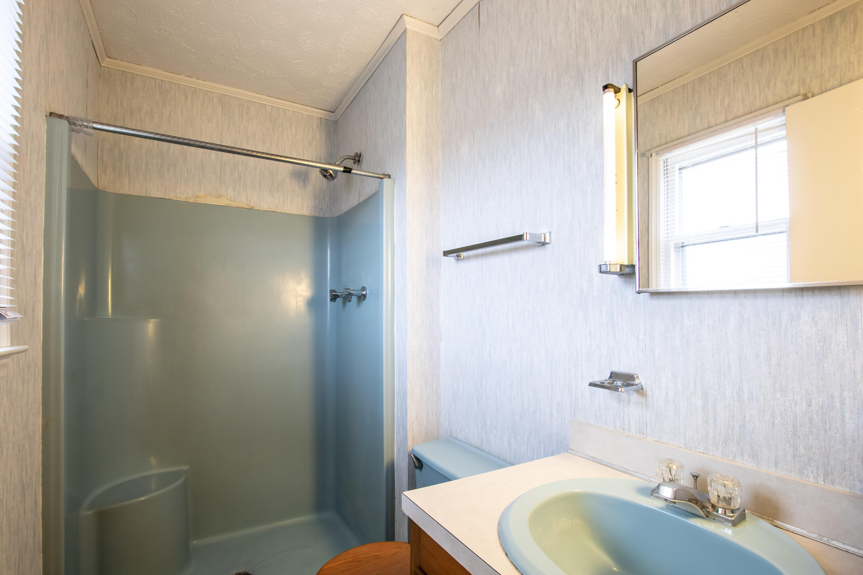 18481 Cleveland Road Abingdon, VA 24211 - Photo 23 of 32 Primary Bath