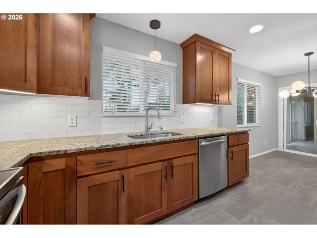 $625,000 | 7450 Southwest 101st Avenue, Beaverton, OR 97008