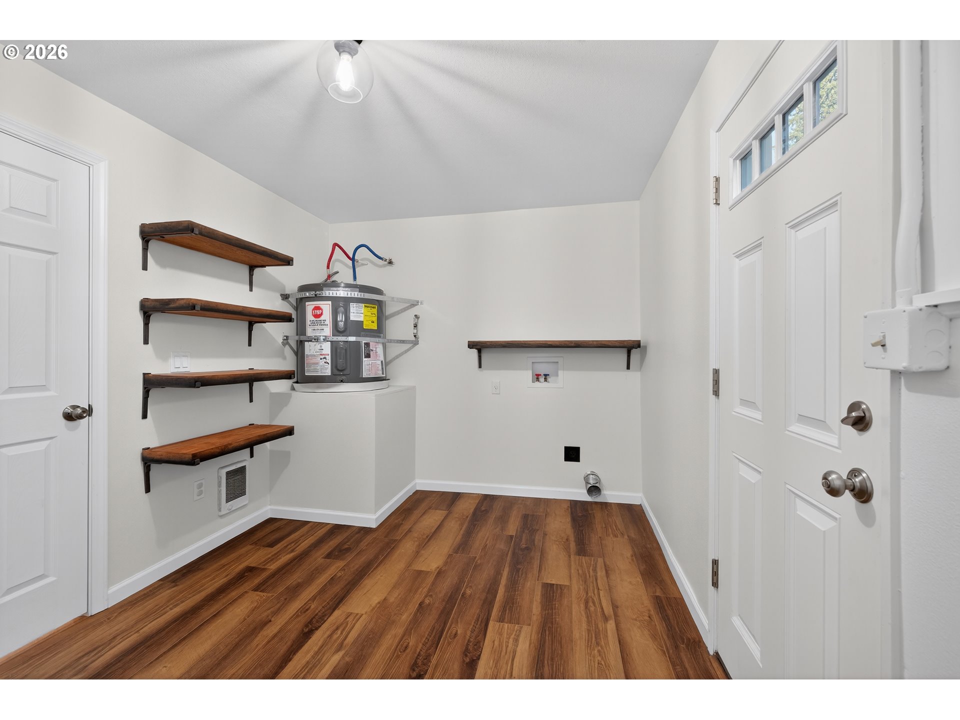 7450 Southwest 101st Avenue Beaverton, OR 97008 - Photo 28 of 37 a view of empty room with wooden floor