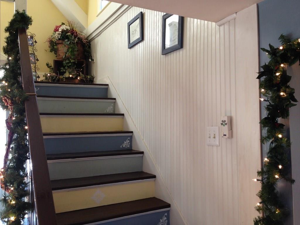 836 Riverside Drive Augusta, ME 04330 - Photo 9 of 21 Stairway