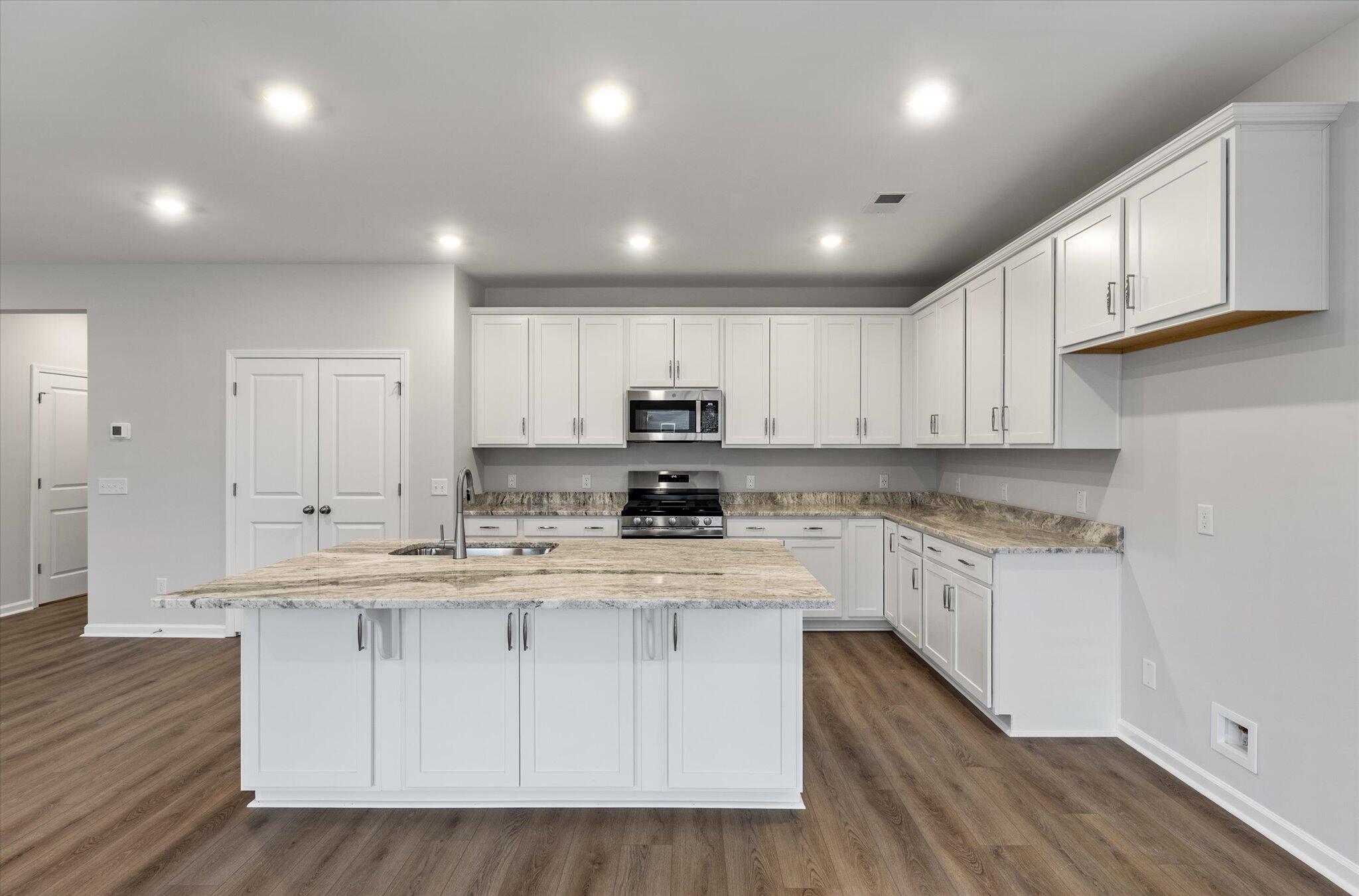 112 Shingle Oak Drive Moncks Corner, SC 29461 - Photo 12 of 44 11-lot 506-37