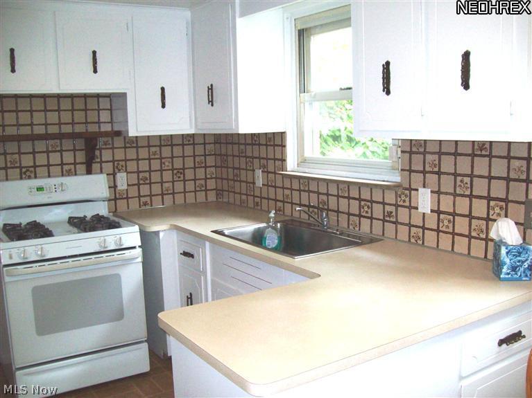 4241 Colony Road South Euclid, OH 44121 - Photo 6 of 9