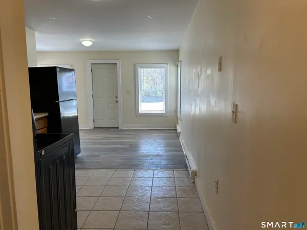 $1,150 | 166 Norwich Avenue, Norwich, CT 06380