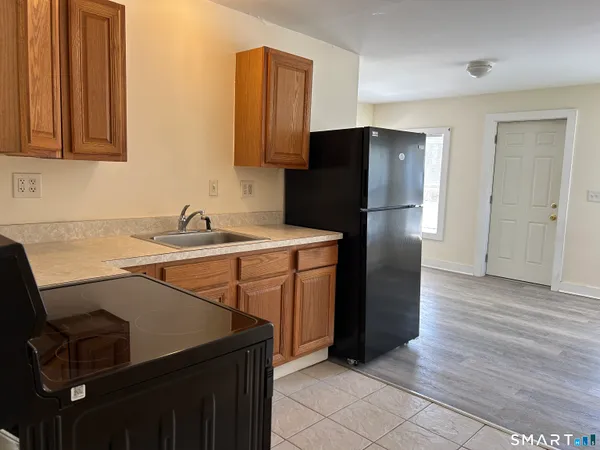 $1,150 | 166 Norwich Avenue, Norwich, CT 06380