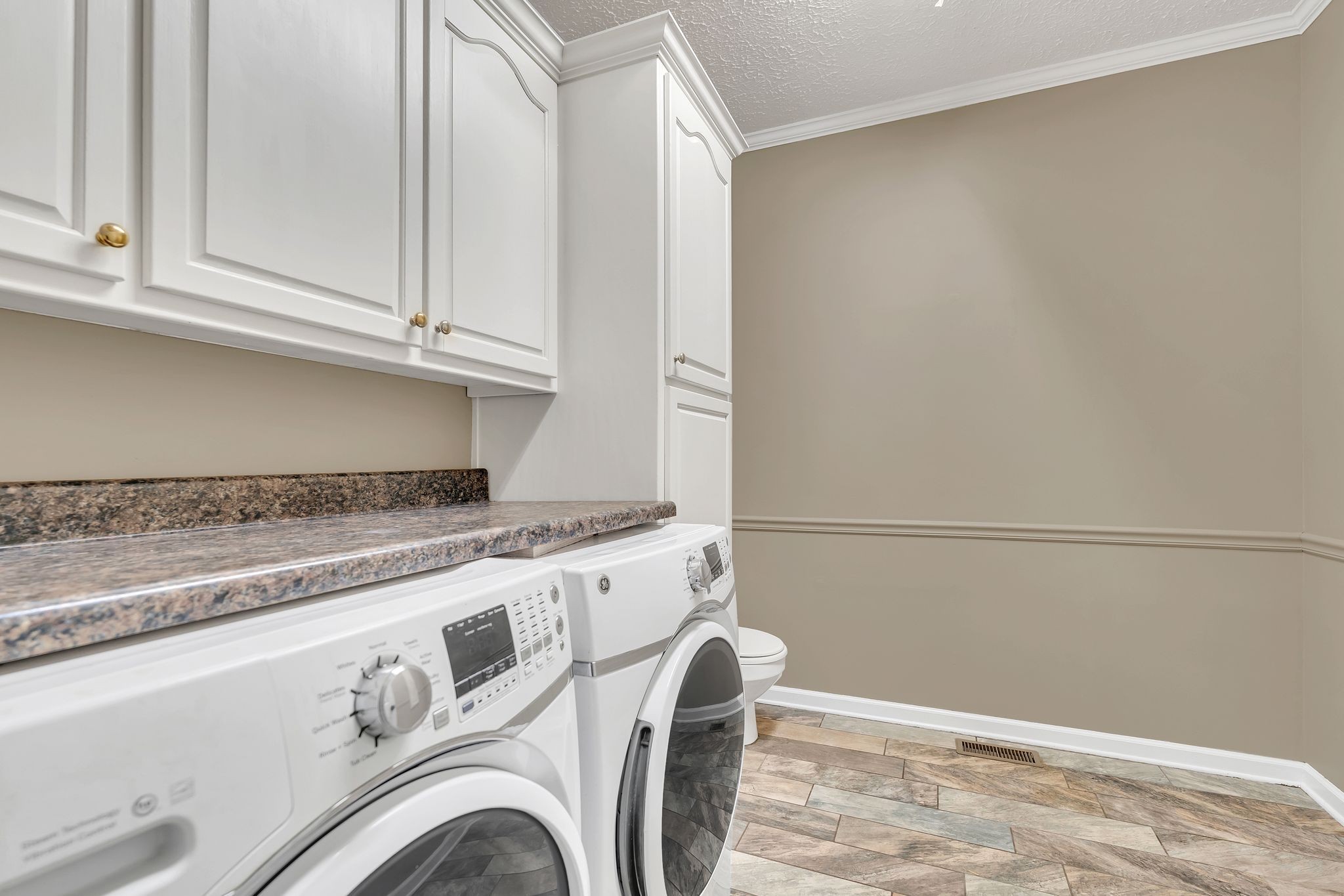 1395 Ragsdale Road Manchester, TN 37355 - Photo 28 of 52 a utility room with dryer and washer