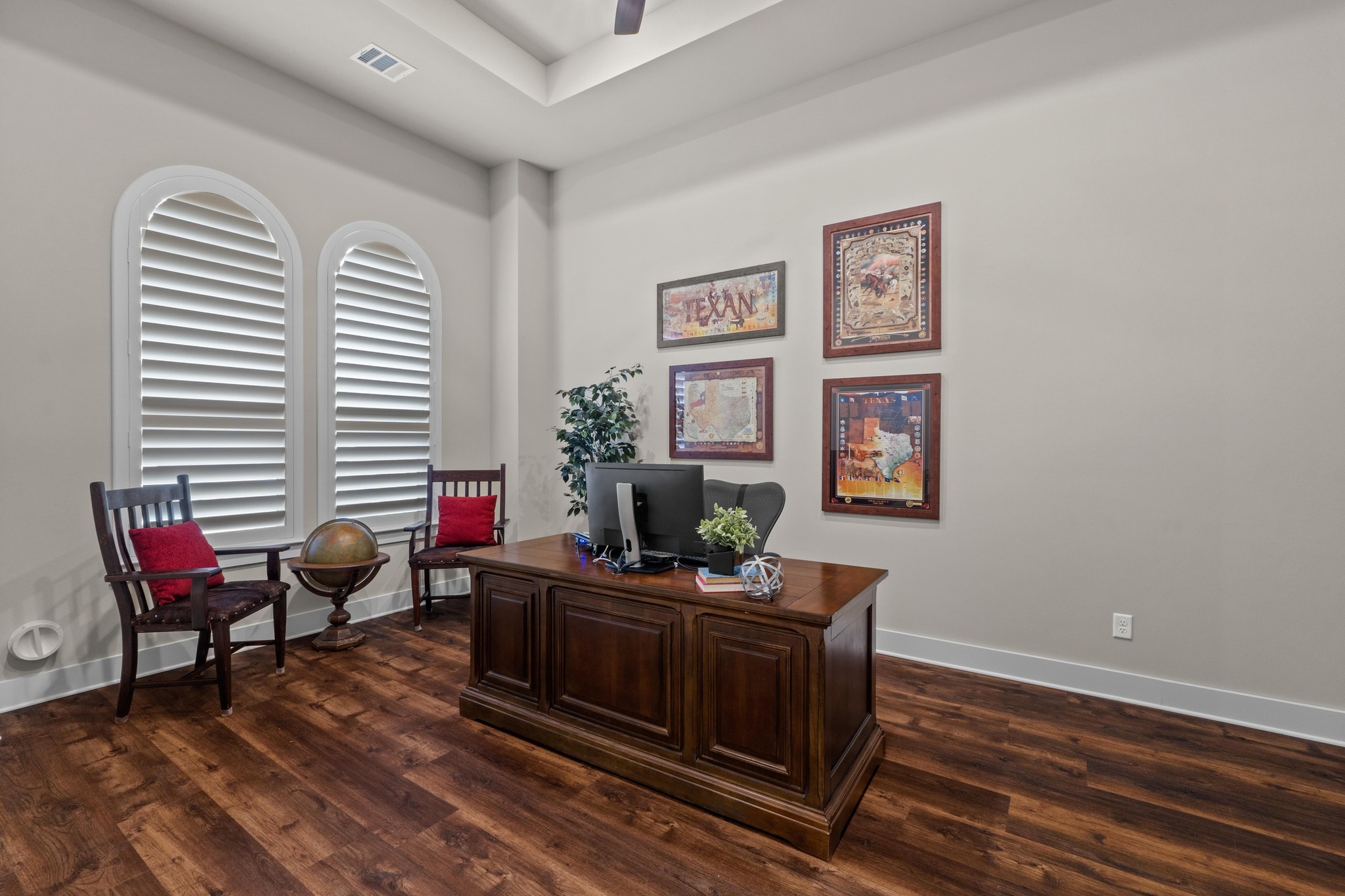 18817 Hidden Ridge Place Jonestown, TX 78645 - Photo 25 of 40 a living room with furniture and wooden floor