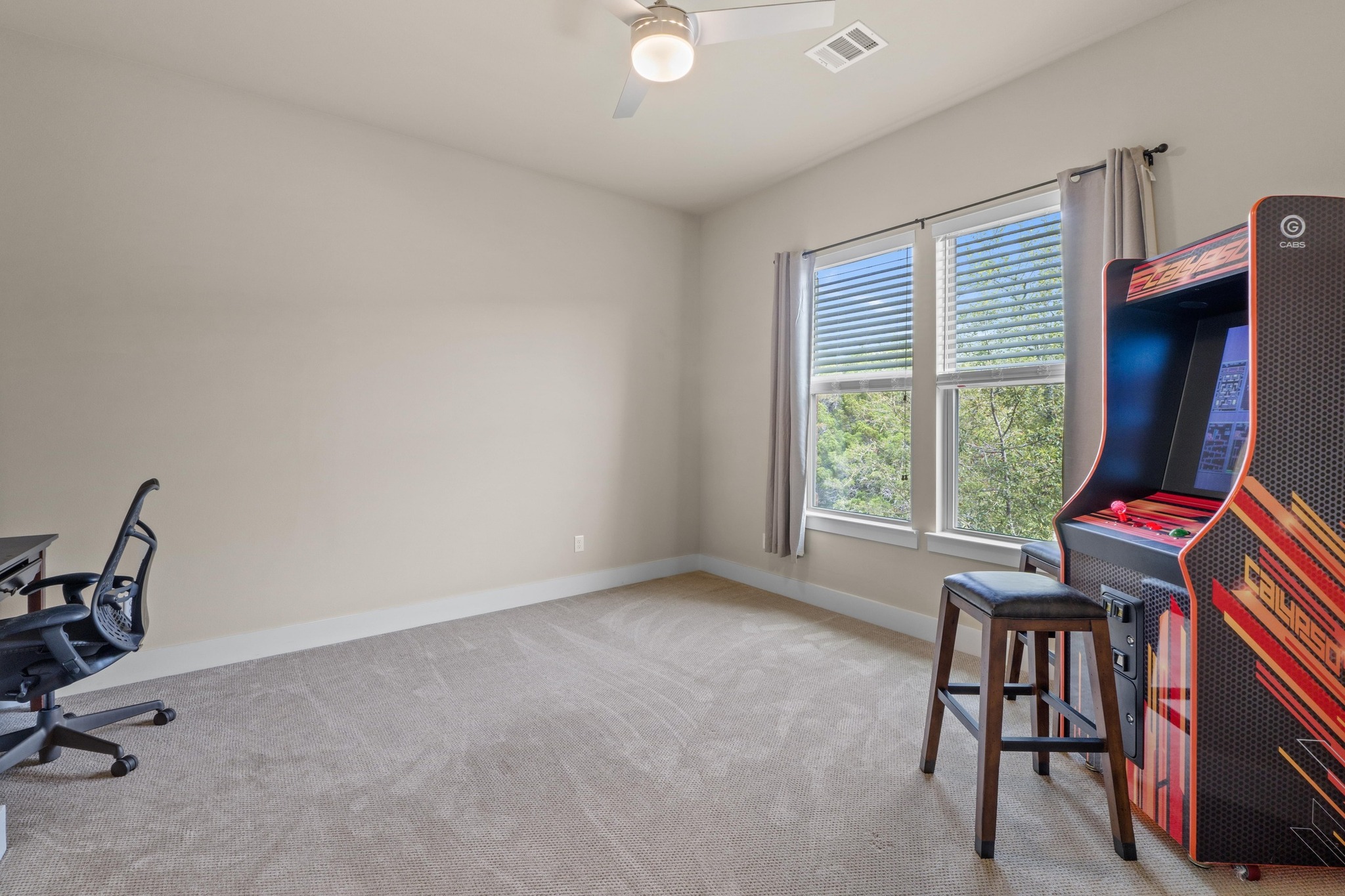 18817 Hidden Ridge Place Jonestown, TX 78645 - Photo 33 of 40 a workspace with furniture and a window